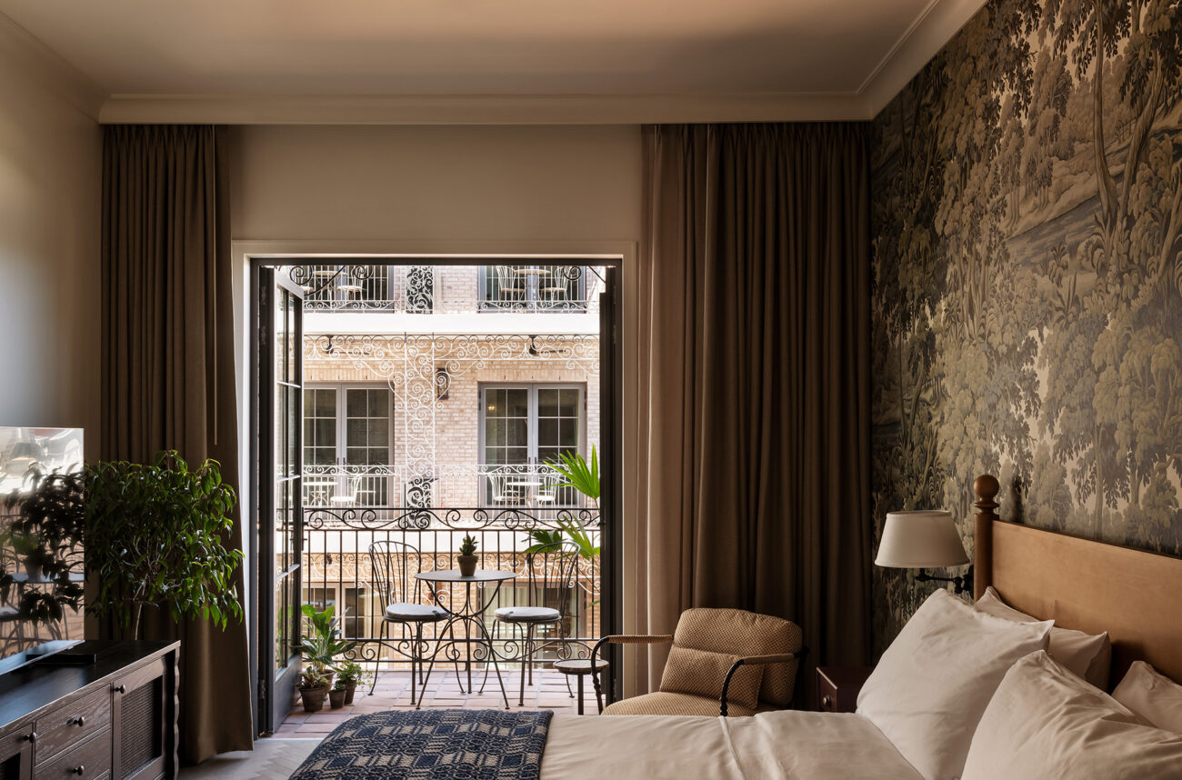 The Nickel Hotel room